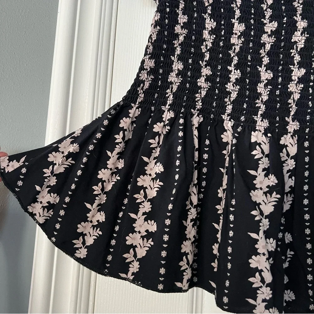 Smocked Off-Shoulder Floral Top - Picture 4 of 4